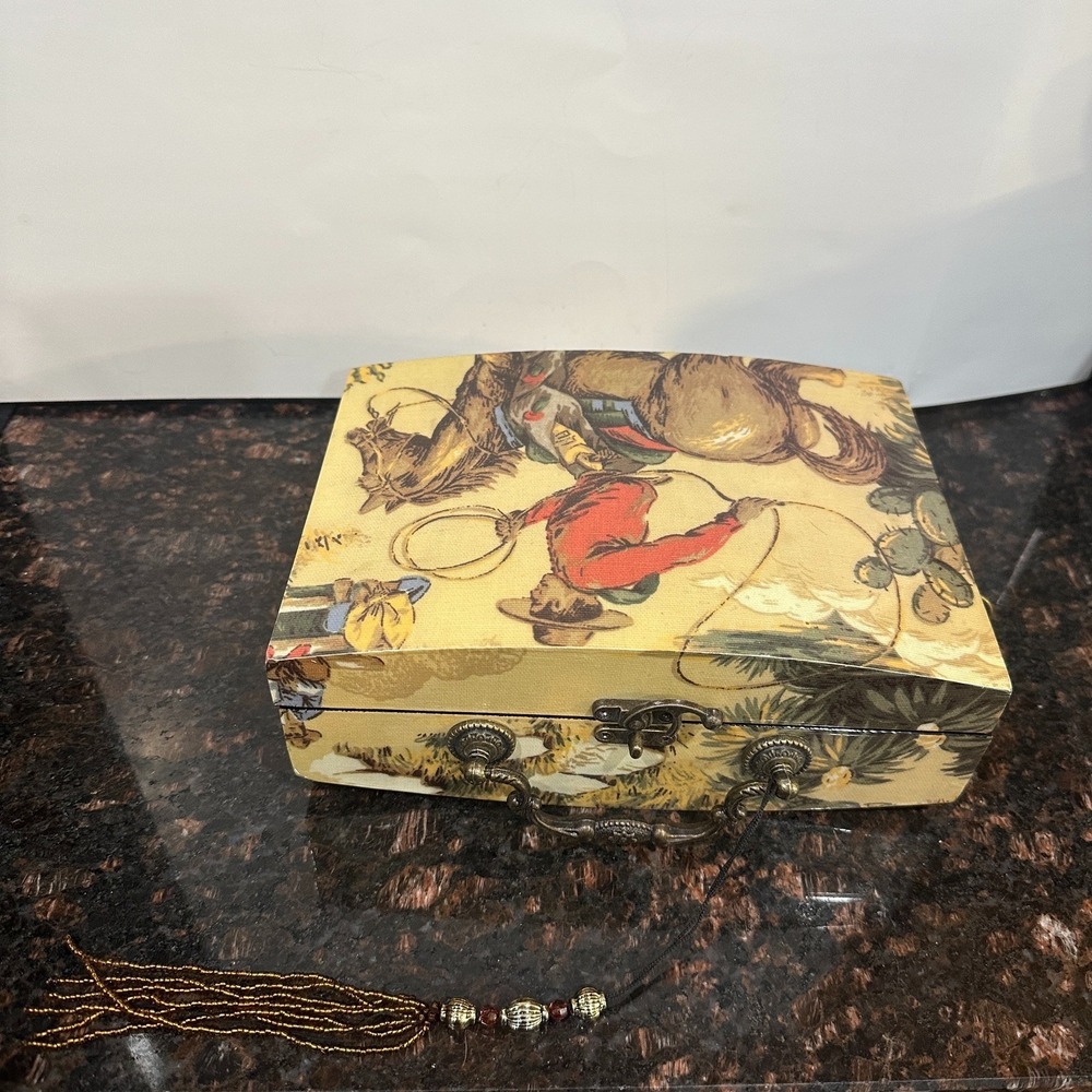 Vintage Western Cowboy Horse Rodeo Jewelry Box Beige Trinket Case Handle Tassel